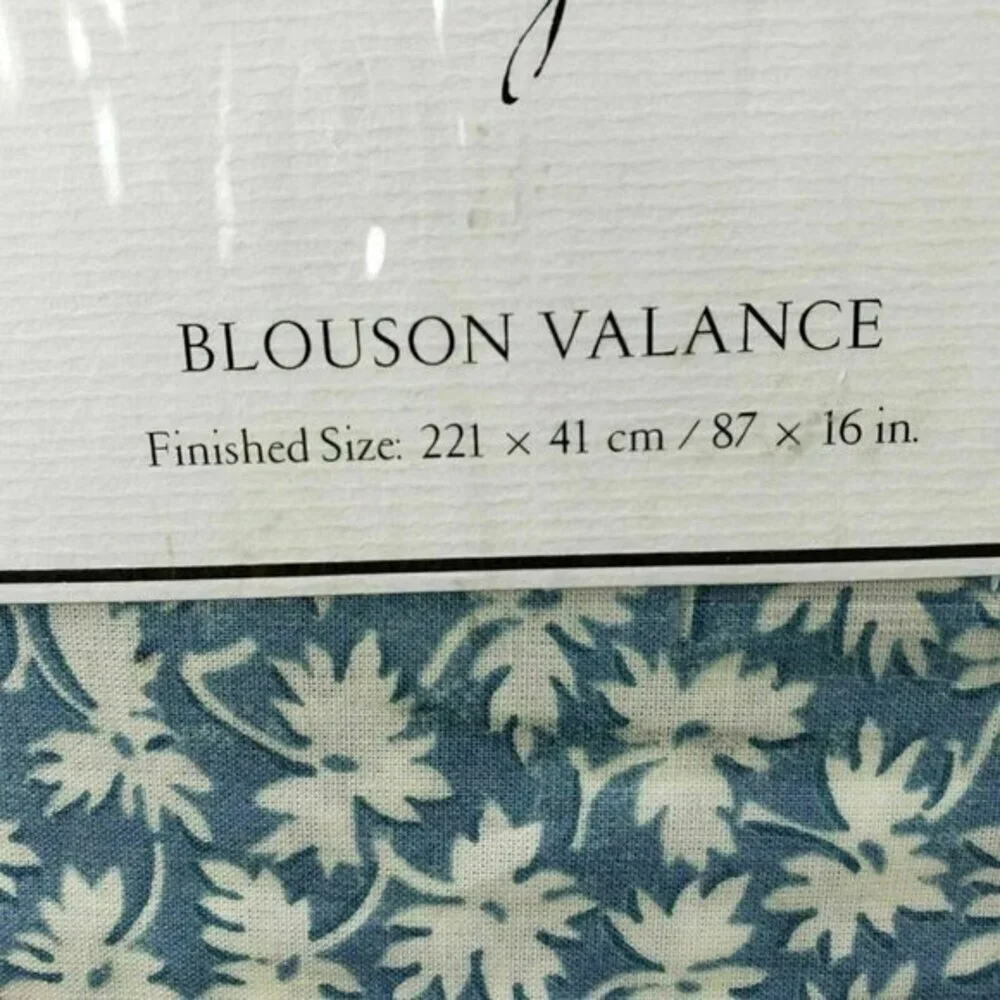 Laura Ashley Day Dreams Window Blouson Valance 16‎ x 87 Blue White Cottage New